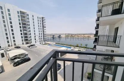 Apartment - 1 Bathroom for rent in Waters Edge - Yas Island - Abu Dhabi