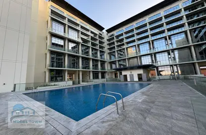 Apartment - 2 Bedrooms - 3 Bathrooms for rent in Oasis Residences - Masdar City - Abu Dhabi