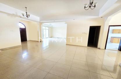 Villa - 4 Bedrooms - 5 Bathrooms for rent in Jumeirah 1 Villas - Jumeirah 1 - Jumeirah - Dubai