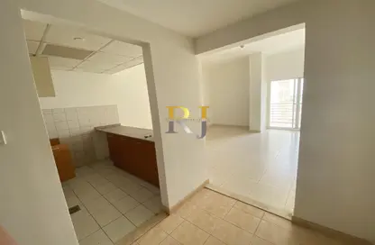 Apartment - 1 Bathroom for rent in Indigo Tower - Dubai Residence Complex - Dubai