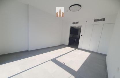 Apartment - 1 Bathroom for rent in Tiraz 3 - Aljada - Sharjah