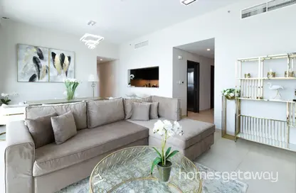 Living Room image for: Apartment - 3 Bedrooms - 3 Bathrooms for rent in Downtown Views - Zabeel 2 - Zabeel - Dubai, Image 1