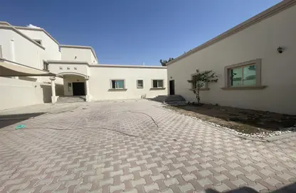 Villa - 4 Bedrooms - 4 Bathrooms for rent in Shakhbout City - Abu Dhabi