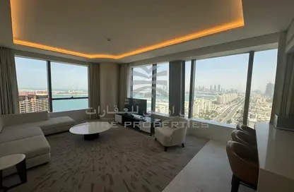 Apartment - 1 Bedroom - 2 Bathrooms for rent in The Palm Tower - Palm Jumeirah - Dubai