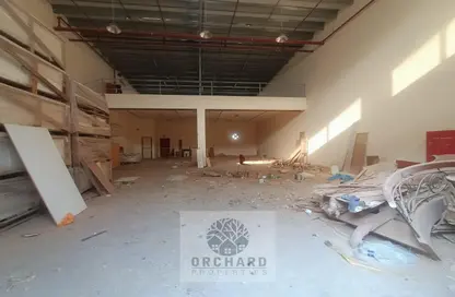 Warehouse - Studio - 1 Bathroom for rent in Al Sajaa - Sharjah