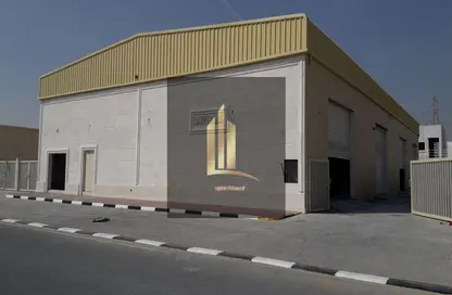 Warehouse - Studio - 4 Bathrooms for sale in Al Sajaa - Sharjah