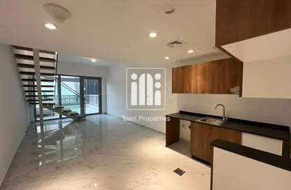 Duplex - 2 Bedrooms - 3 Bathrooms for rent in Oasis Residences - Masdar City - Abu Dhabi