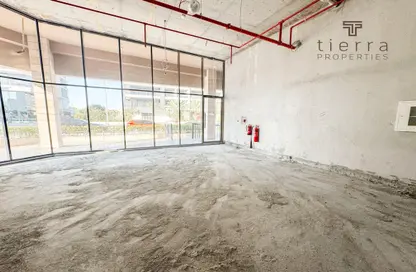 Shop - Studio for rent in Phase 1 - Dubai Investment Park (DIP) - Dubai