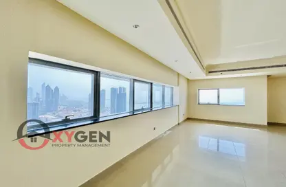 Apartment - 3 Bedrooms - 5 Bathrooms for rent in Silver Wave Tower - Al Mina - Abu Dhabi