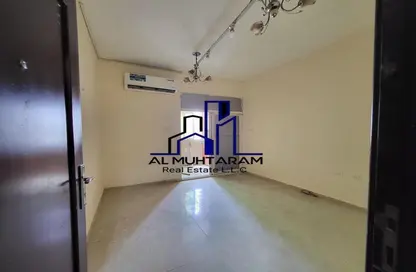 Apartment - 1 Bathroom for rent in Muwaileh 3 Building - Muwaileh - Sharjah