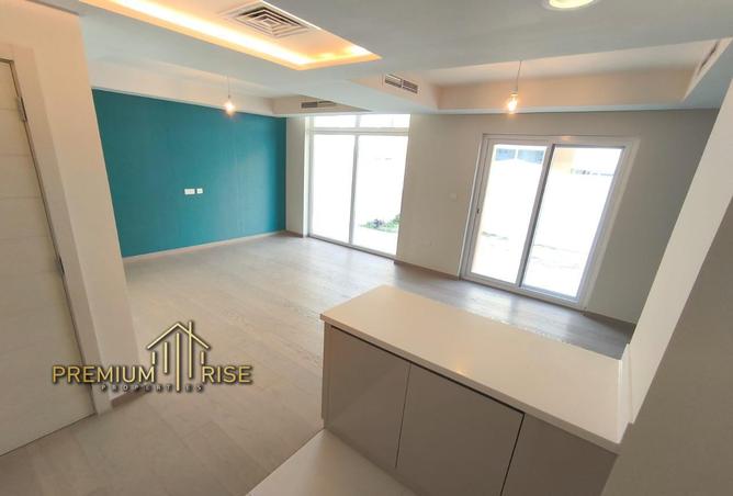 Townhouse - 3 Bedrooms - 3 Bathrooms for rent in Centaury - The Roots DAMAC Hills 2 - Damac Hills 2 - Dubai