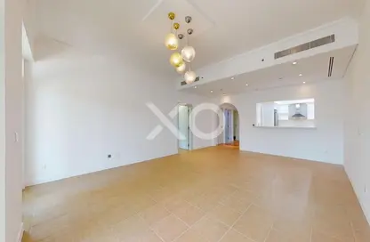 Apartment - 2 Bedrooms - 2 Bathrooms for sale in Al Shahla - Shoreline Apartments - Palm Jumeirah - Dubai