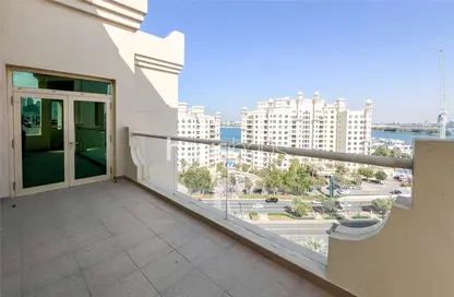 Apartment - 3 Bedrooms - 4 Bathrooms for rent in Al Sarrood - Shoreline Apartments - Palm Jumeirah - Dubai