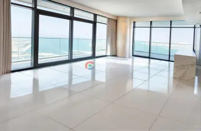 Apartment - 3 Bedrooms - 3 Bathrooms for sale in Beach Vista - EMAAR Beachfront - Dubai Harbour - Dubai