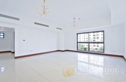 Apartment - 3 Bedrooms - 4 Bathrooms for sale in Golden Mile 6 - Golden Mile - Palm Jumeirah - Dubai