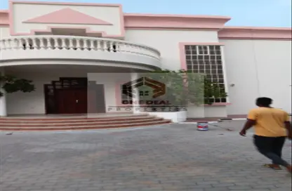 Villa - 5 Bedrooms - 6 Bathrooms for rent in Al Markhaniya - Al Ain