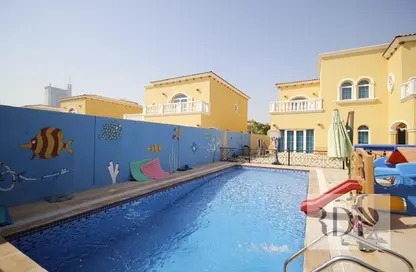 Villa - 5 Bedrooms - 6 Bathrooms for rent in Jumeirah Park - Dubai