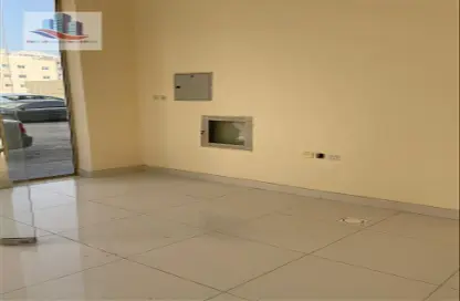 Shop - Studio for rent in Al Nabba - Sharjah