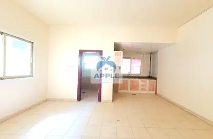 Apartment - 1 Bathroom for rent in Muwaileh 3 Building - Muwaileh - Sharjah