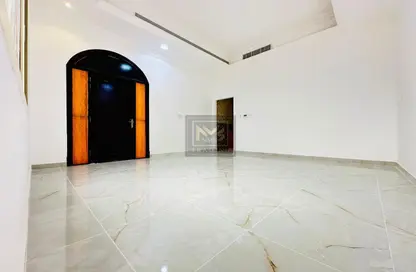 Apartment - 1 Bathroom for rent in Al Mushrif - Abu Dhabi