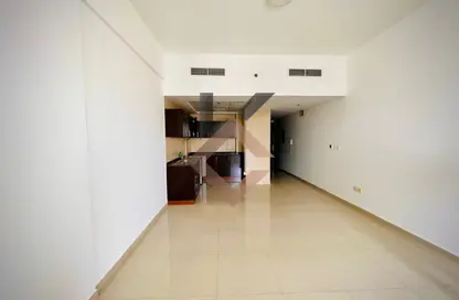 Apartment - 1 Bathroom for rent in Frankfurt Sports Tower - Dubai Sports City - Dubai