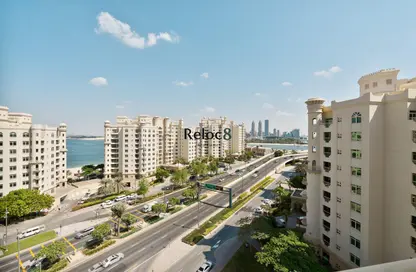 Apartment - 3 Bedrooms - 4 Bathrooms for rent in Jash Hamad - Shoreline Apartments - Palm Jumeirah - Dubai