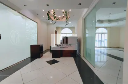 Office Space - Studio - 1 Bathroom for rent in Mina Road - Tourist Club Area - Abu Dhabi