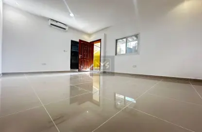 Apartment - 1 Bathroom for rent in Airport Road - Abu Dhabi