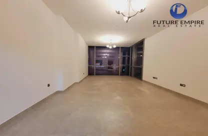 Apartment - 2 Bedrooms - 3 Bathrooms for rent in Airport Road Area - Al Garhoud - Dubai