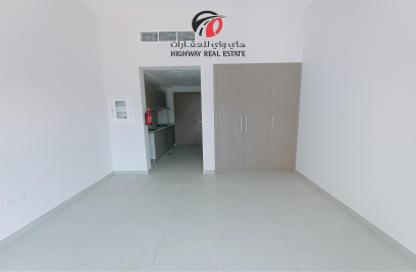 Apartment - 1 Bathroom for rent in Al Warsan 4 - Al Warsan - Dubai