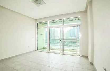 Empty Room image for: Apartment - 1 Bedroom - 2 Bathrooms for sale in Madina Tower - Lake Elucio - Jumeirah Lake Towers - Dubai, Image 1