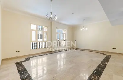 Villa - 3 Bedrooms - 5 Bathrooms for rent in Umm Suqeim 1 Villas - Umm Suqeim 1 - Umm Suqeim - Dubai