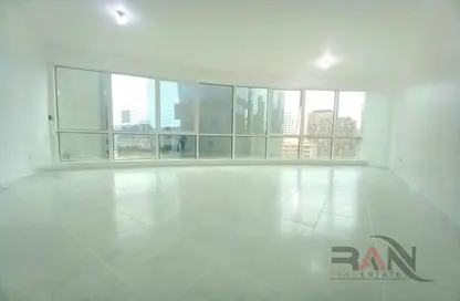 Apartment - 2 Bedrooms - 4 Bathrooms for rent in Al Darmaki Building 1162 - Hamdan Street - Abu Dhabi