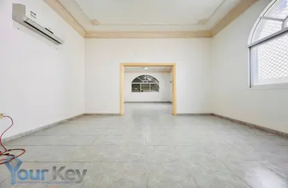 Villa - 7 Bedrooms for rent in Al Khalidiya - Abu Dhabi