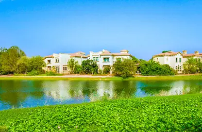 Villa - 5 Bedrooms - 6 Bathrooms for rent in Legacy - Jumeirah Park - Dubai