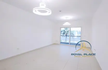 Apartment - 1 Bedroom - 2 Bathrooms for rent in Oxford Building - Jumeirah Village Circle - Dubai