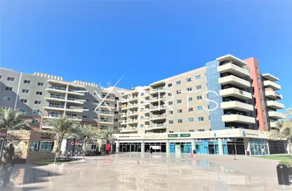 Apartment - 2 Bedrooms - 2 Bathrooms for sale in Tower 33 - Al Reef Downtown - Al Reef - Abu Dhabi