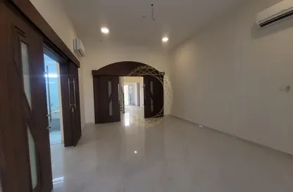 Villa - 5 Bedrooms for rent in Al Habooy - Al Markhaniya - Al Ain