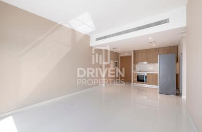 Apartment - 1 Bedroom - 1 Bathroom for sale in Beach Vista - EMAAR Beachfront - Dubai Harbour - Dubai