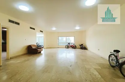 Apartment - 3 Bedrooms - 4 Bathrooms for rent in Khalifa Street - Abu Dhabi