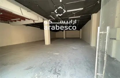 Warehouse - Studio - 1 Bathroom for rent in Ras Al Khor - Dubai