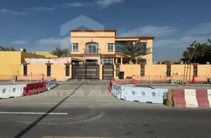 Villa - 4 Bedrooms - 3 Bathrooms for sale in Al Barsha 2 - Al Barsha - Dubai