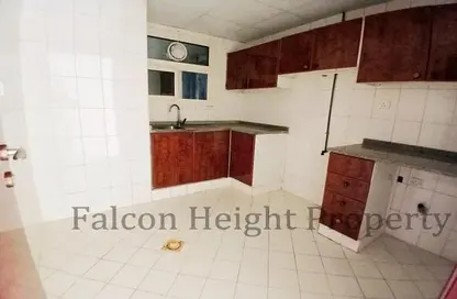 Apartment - 1 Bedroom - 2 Bathrooms for rent in Budaniq Building - Abu shagara - Sharjah