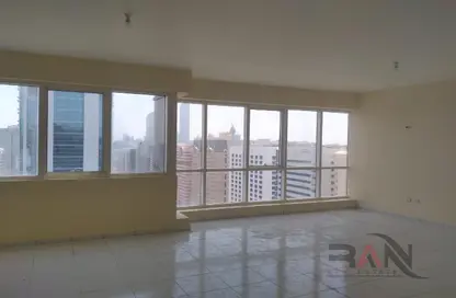 Apartment - 3 Bedrooms - 4 Bathrooms for rent in Zig Zag Building - Tourist Club Area - Abu Dhabi