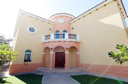 Villa - 5 Bedrooms - 6 Bathrooms for rent in Legacy Nova Villas - Jumeirah Park - Dubai