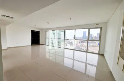 Apartment - 3 Bedrooms - 4 Bathrooms for rent in RAK Tower - Marina Square - Al Reem Island - Abu Dhabi