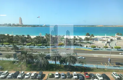 Apartment - 4 Bedrooms - 5 Bathrooms for rent in 3 Sails Tower - Corniche Road - Abu Dhabi