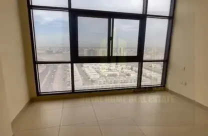 Apartment - 3 Bedrooms - 3 Bathrooms for rent in Al Jurf 2 - Al Jurf - Ajman Downtown - Ajman