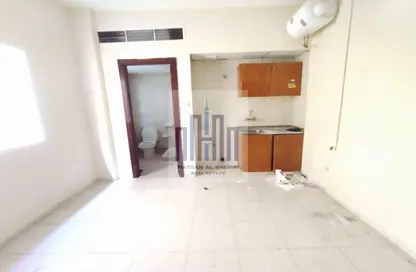 Apartment - 1 Bathroom for rent in Fire Station Road - Muwaileh - Sharjah