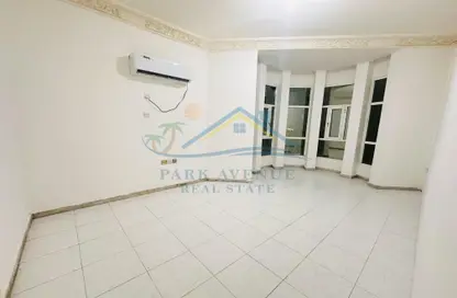 Apartment - 1 Bedroom - 1 Bathroom for rent in Al Falah Street - City Downtown - Abu Dhabi